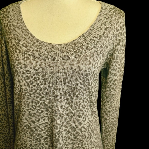 Calvin Klein Gray Leopard Print Wool-Blend Scoopneck Pullover Sweater Size M - Picture 12 of 12